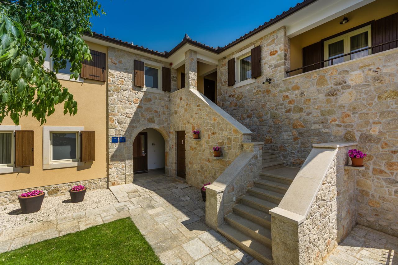 Bed & Breakfast Daniela Veleniki Exterior photo