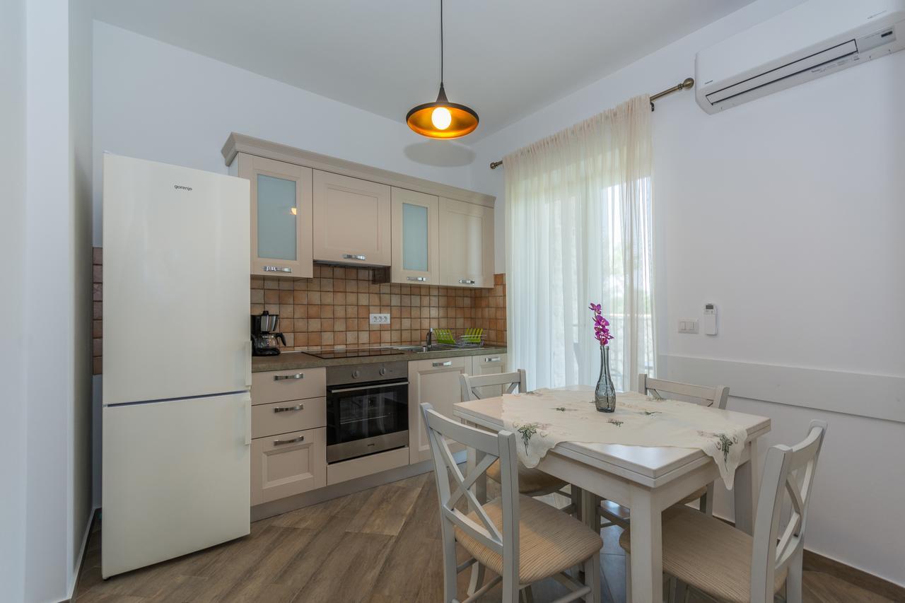 Bed & Breakfast Daniela Veleniki Exterior photo