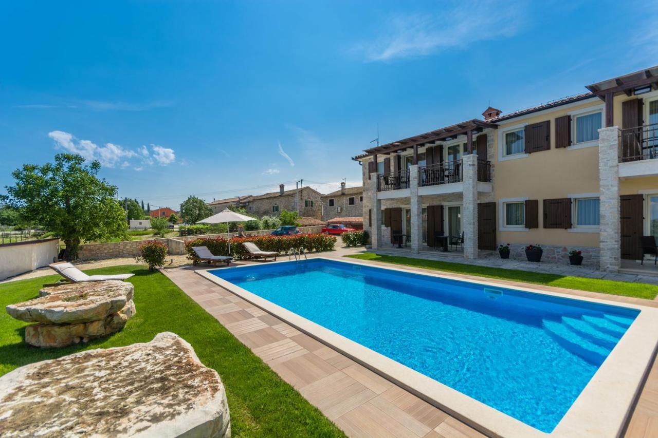 Bed & Breakfast Daniela Veleniki Exterior photo